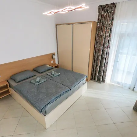 Apartment 1 Bedroom 839 *